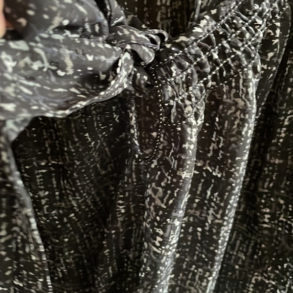 Max Studio blouse - Picture 4 of 6